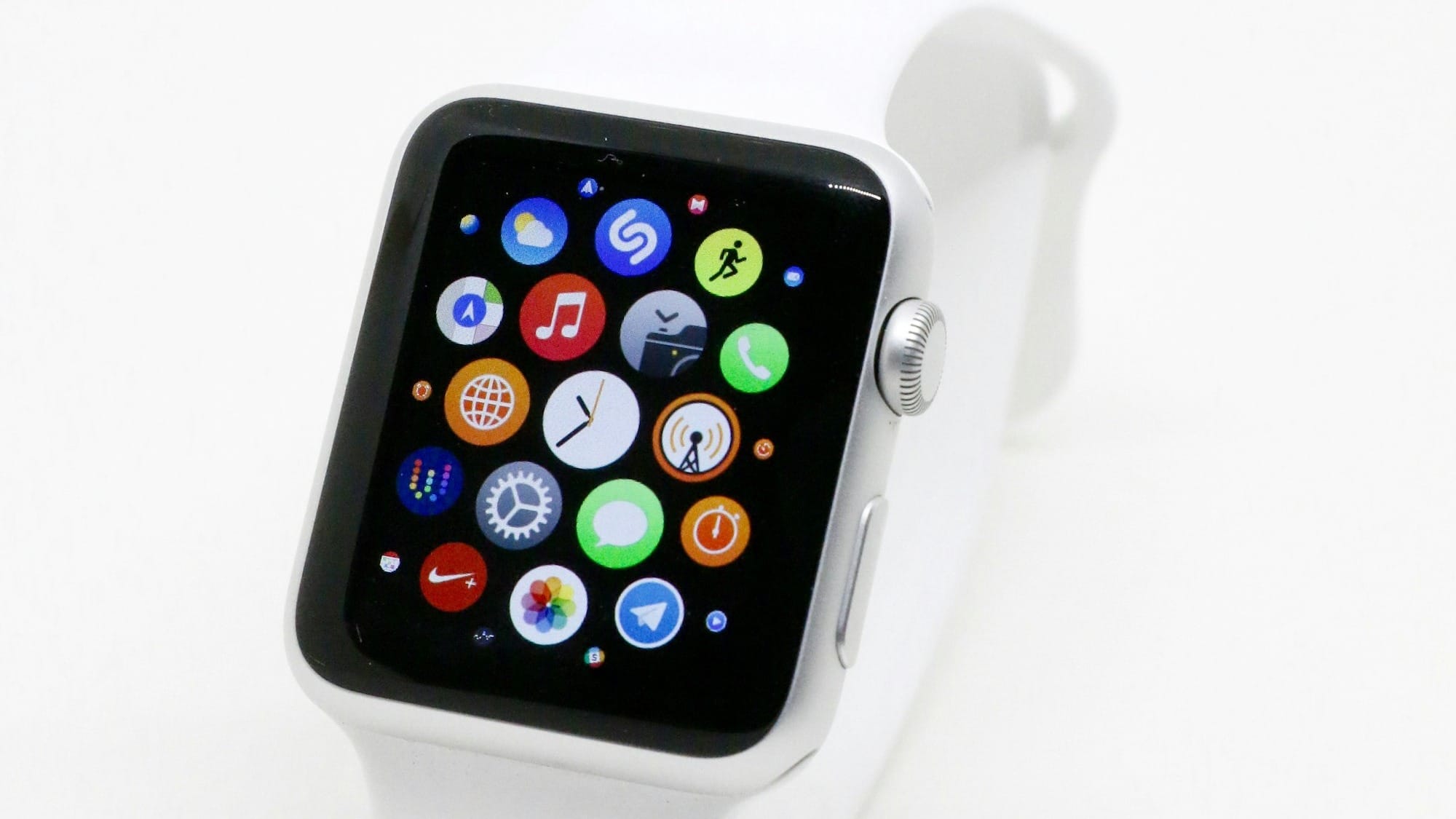 WhatsApp Slips Onto Apple Watch, Finally