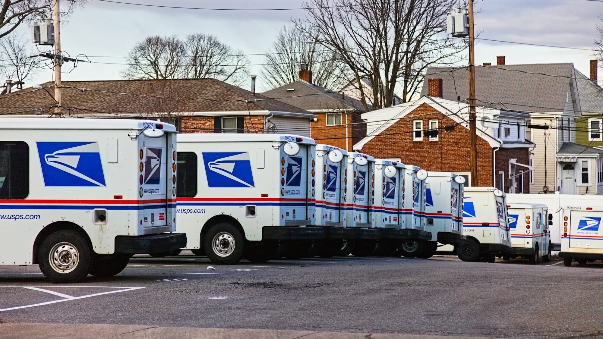 Is Amazon ready to give USPS the boot?