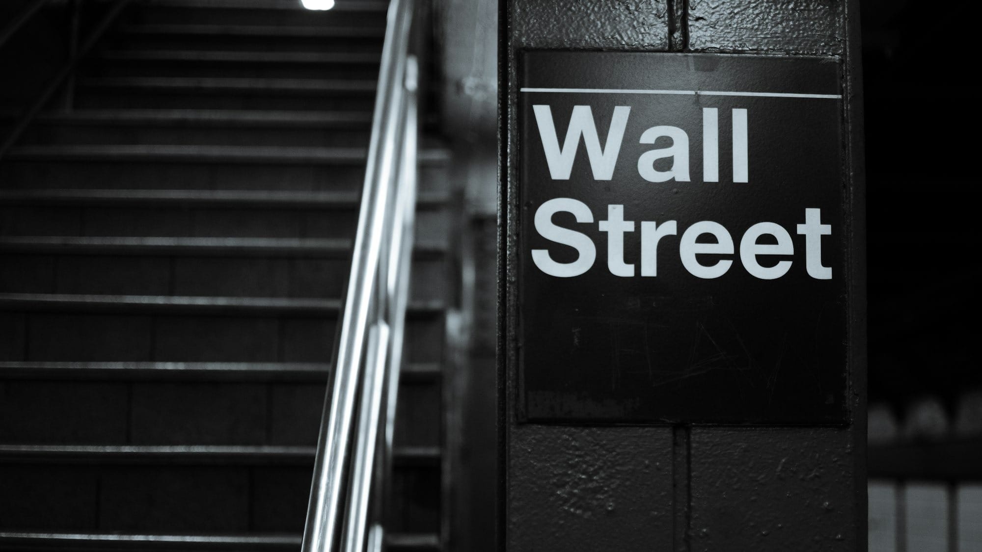 Texas Instruments stock climbs on upbeat outlook, despite Q4 EPS miss