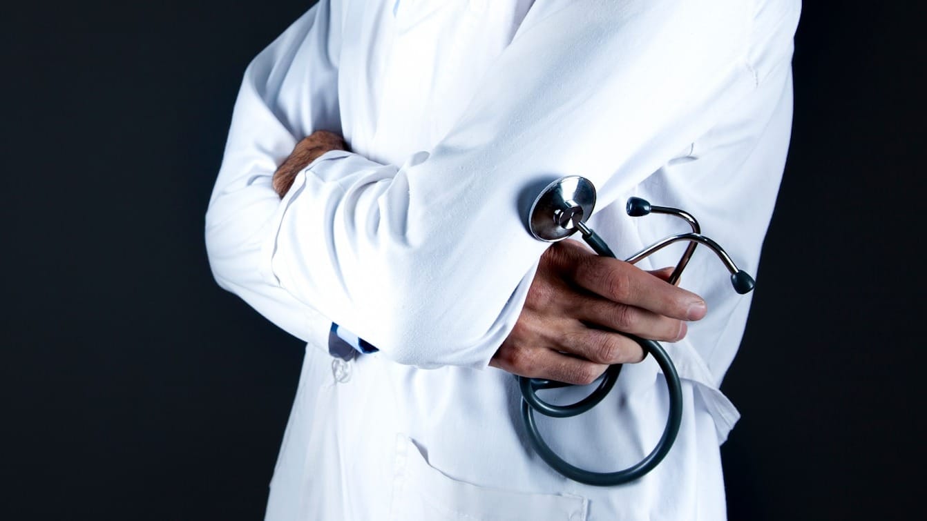 Oracle rolls out AI note-taking tool for NHS clinicians