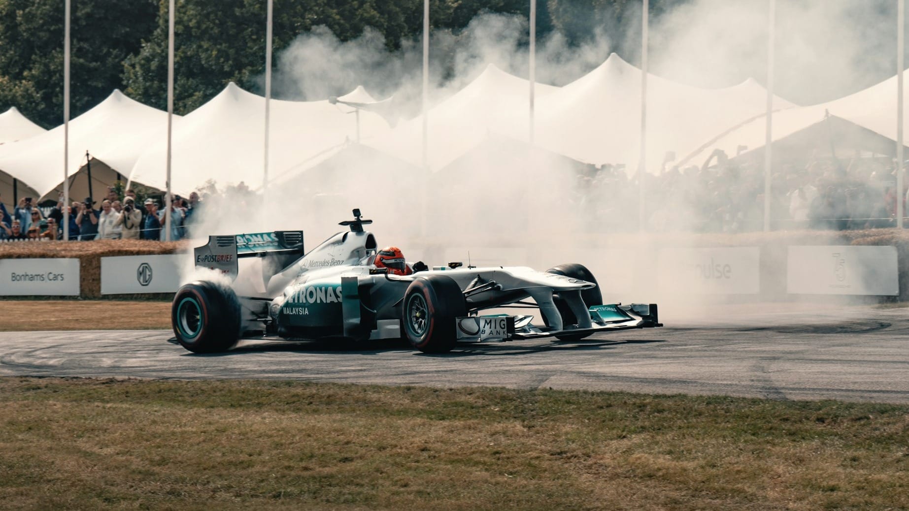 Yahoo Sports to stream Formula 1® live via Apple TV