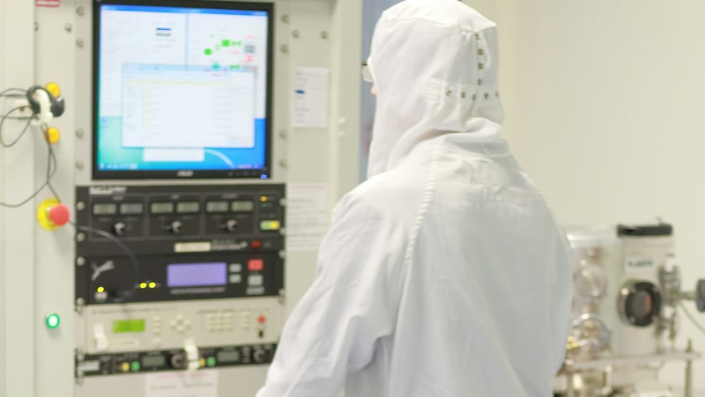 Living medicines, strange ethics: the rise of engineered microbes that treat disease from the inside post image