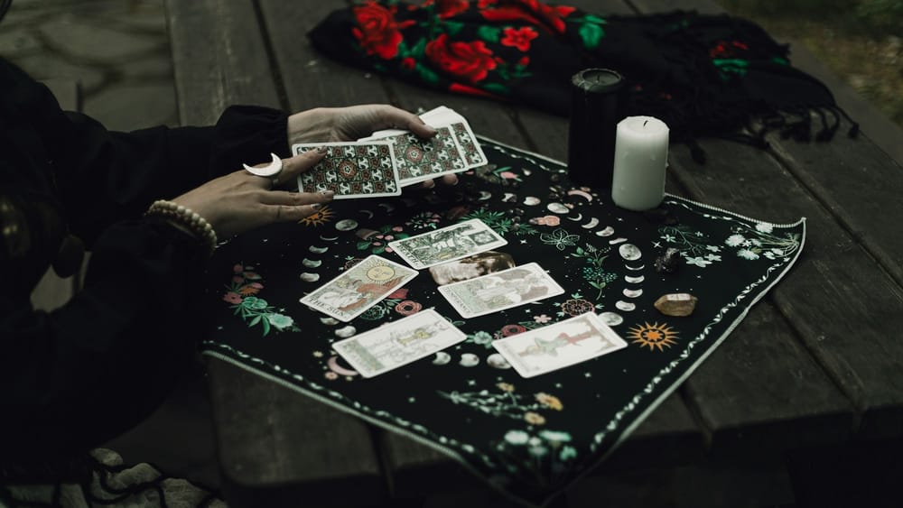 Prediction markets: A virtual time machine. Here's News Defused's guide to trading the future and avoiding the traps post image