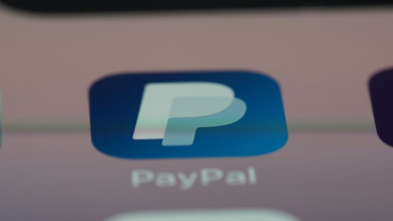 PayPal is setting up as a bank post image