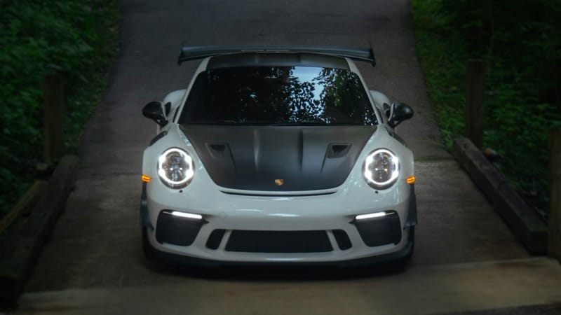 STARTRADER partners with Porsche Carrera Cup Middle East post image